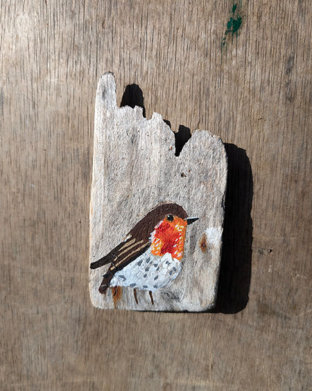 Gwen the Robin. Miniature painting on Welsh driftwood - Image 2